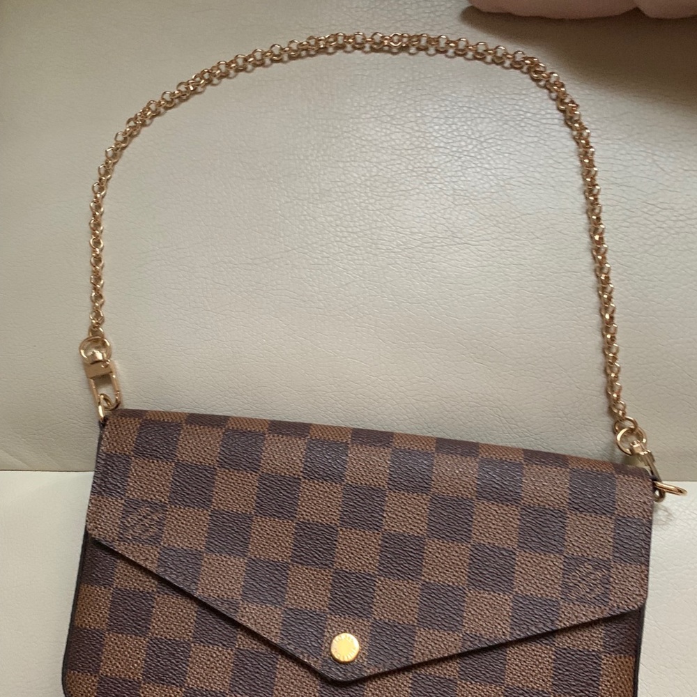 Gold chain shoulder strap